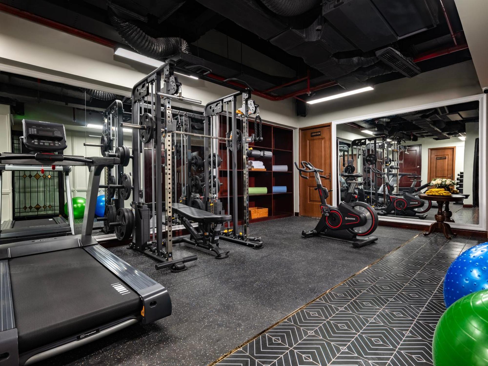 Grand Hotel Du Lac Hanoi Exterior photo The gym at the hotel