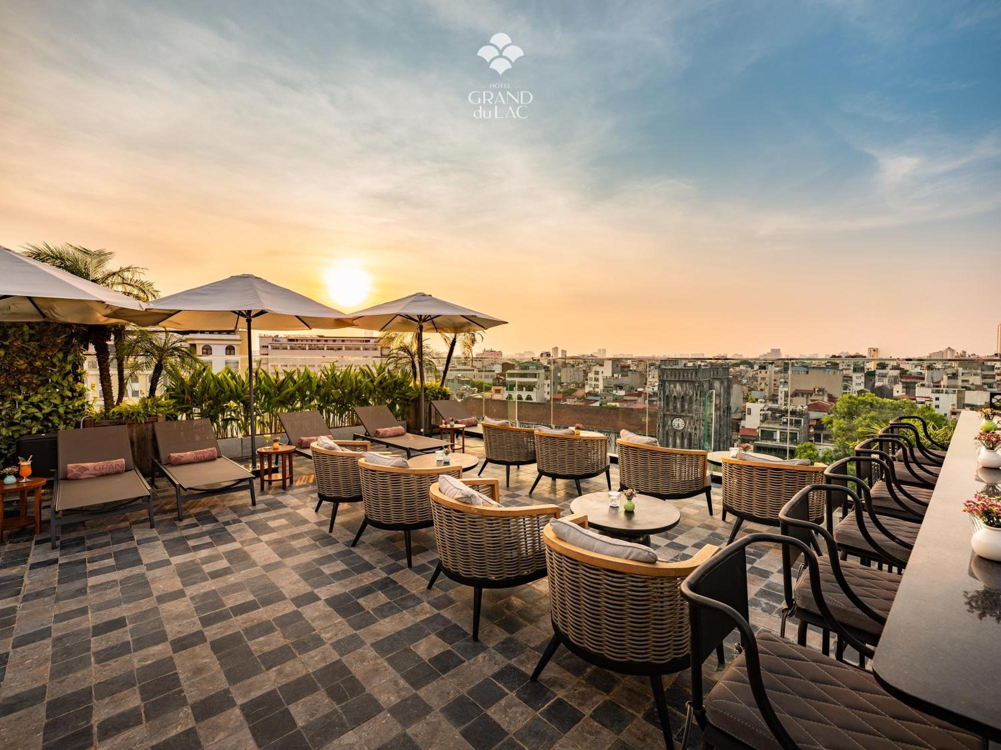 Grand Hotel Du Lac Hanoi Exterior photo The 1980s rooftop bar